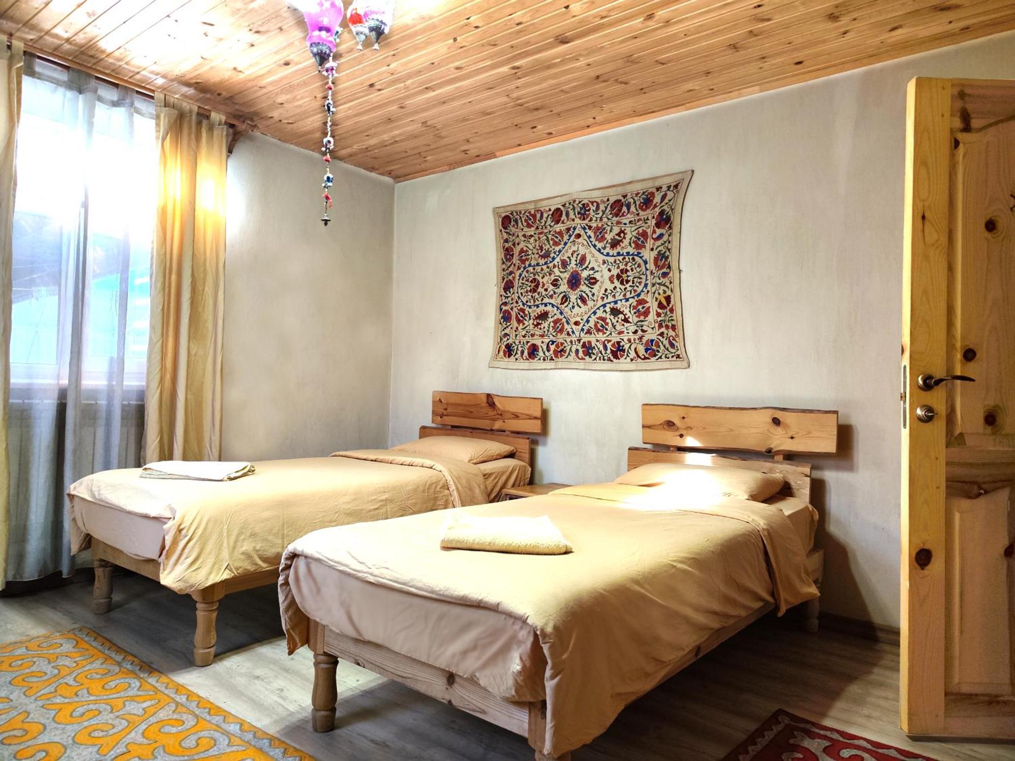 Evergreen Guesthouse Karakol Luaran gambar